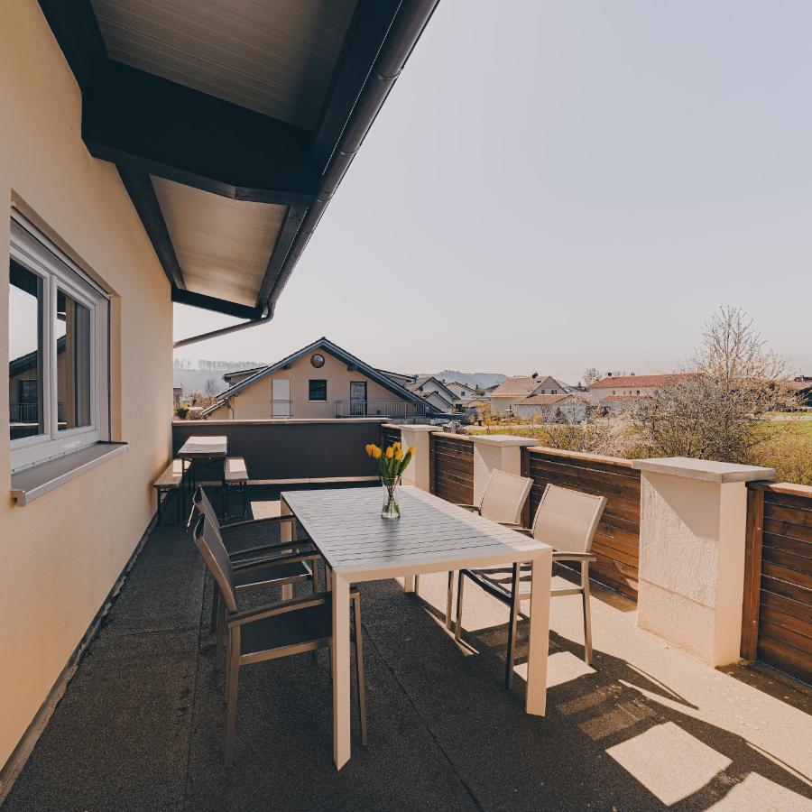 Grosse Ferienwohnung Mit Balkon Und Perfekter Lage Eggenthal Zewnętrze zdjęcie